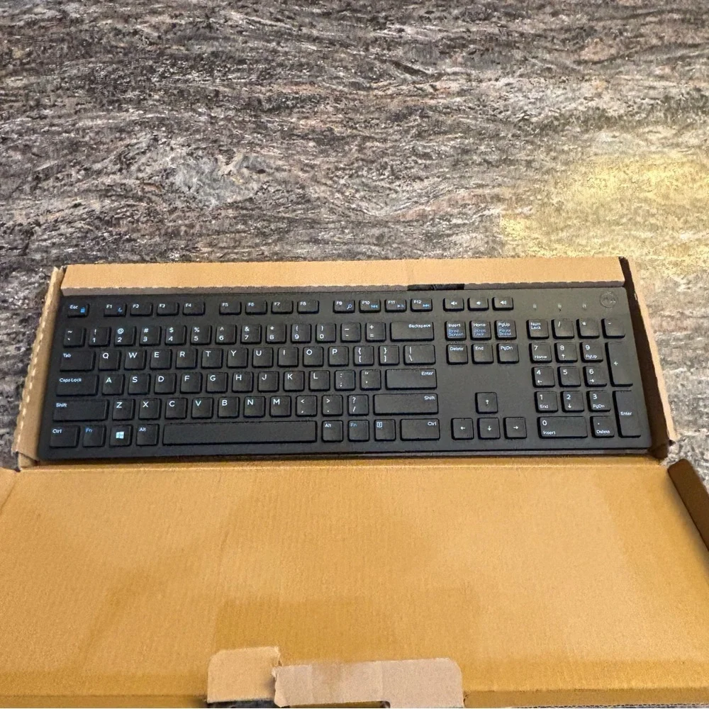 Dell KB115 Model KB69211 Black Slim USB Wired PC Desktop Keyboard Box Damaged